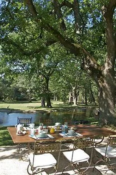 Guest house Chateau Juvenal Hotel Saint-Hippolyte-le-Graveyron