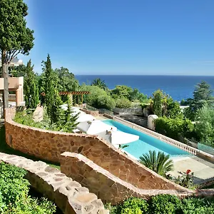 Tiara Yaktsa Cote D'azur Hotell