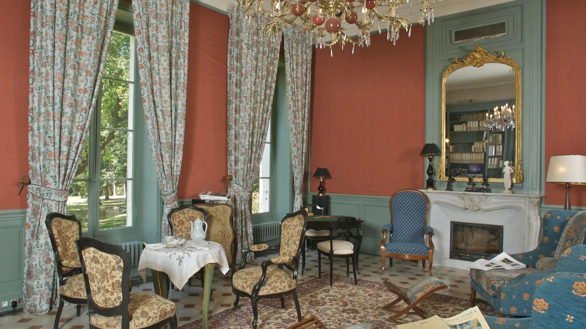 Guest house Chateau Juvenal Hotel Saint-Hippolyte-le-Graveyron